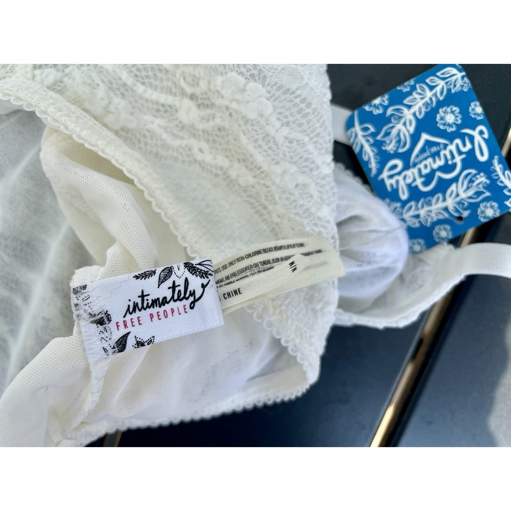 Free People Intimately White Lace Bralette V-Neck Longline Size M - Picture 7 of 7